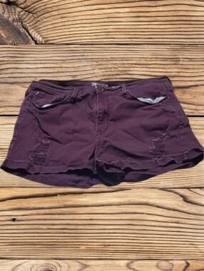 JUNIOR GIRL'S DENIZEN FROM LEVI'S HIGH-RISE SHORTIE SHORTS